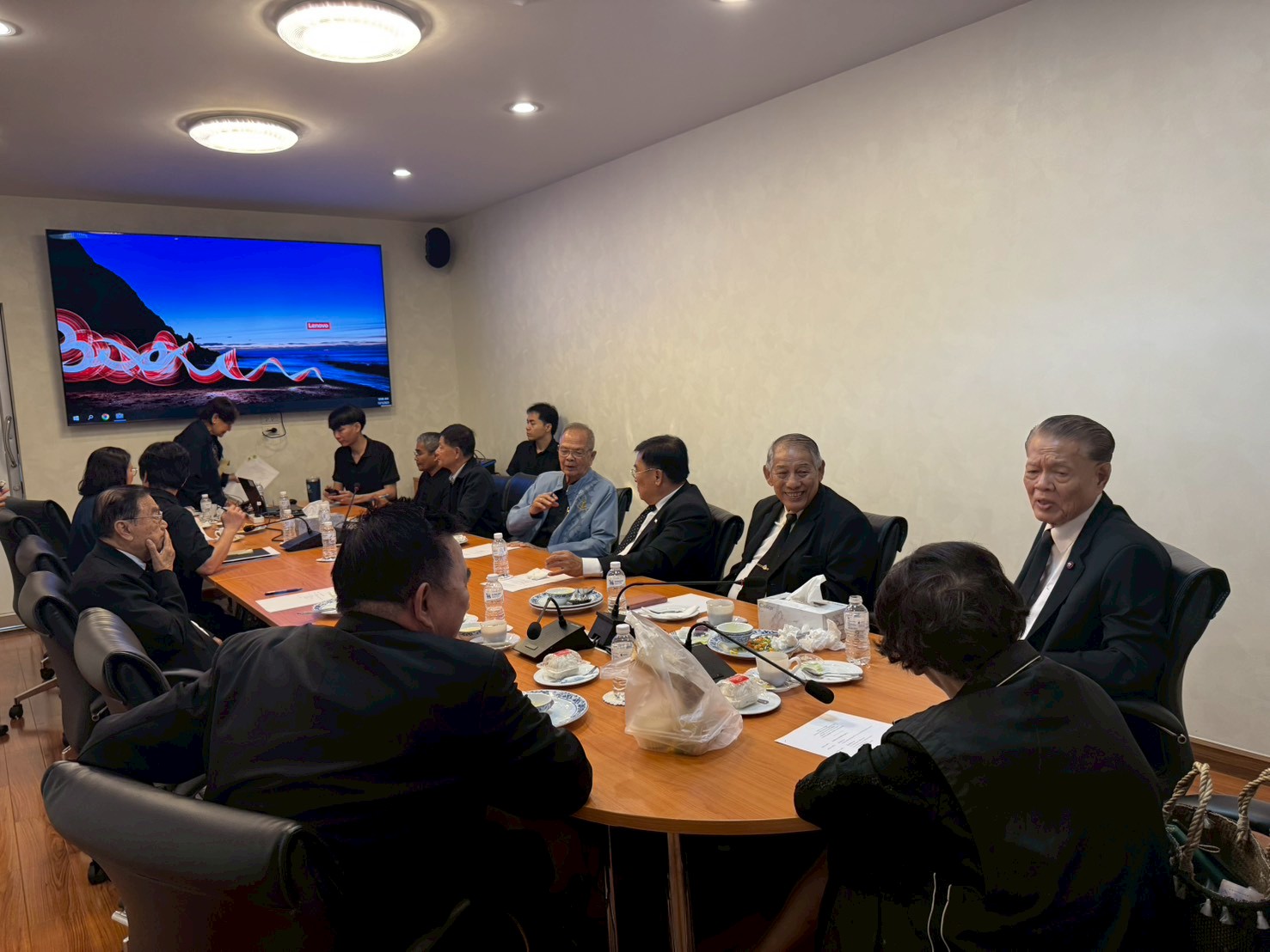 LINE ALBUM 11268 251217 1